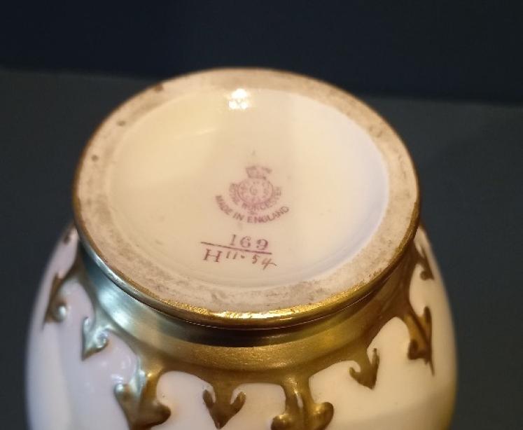 Royal Worcester Autumn Leaves & Blackberries Signed Vase - Image 5