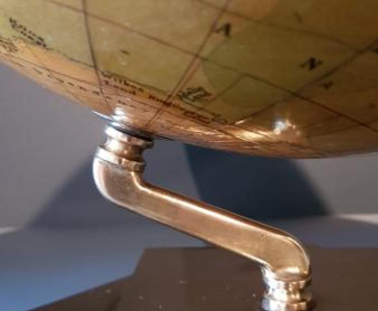 Original 1930's 14" Philips Plaster Globe - Image 7