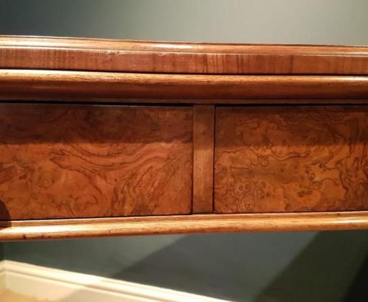 Fine Quality Early Victorian Walnut Writing Table - Image 6