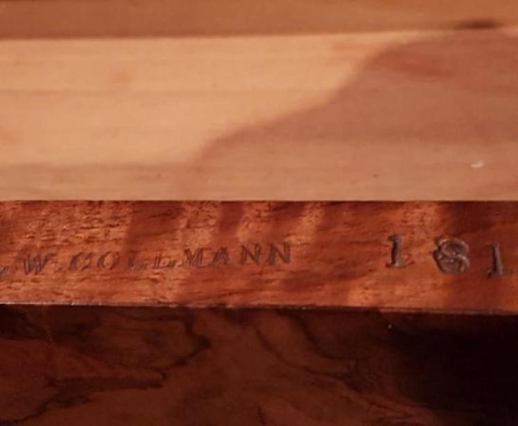 Fine Quality Early Victorian Walnut Writing Table - Image 7