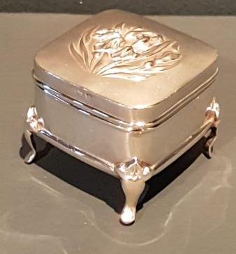 Edwardian Silver Iris Design Ring Box