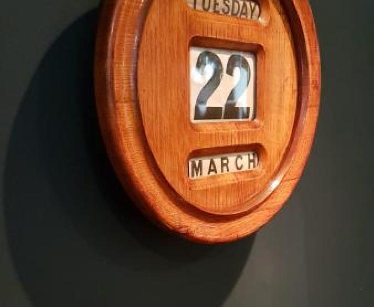 Edwardian Solid Oak Perpetual Wall Calendar - Image 5