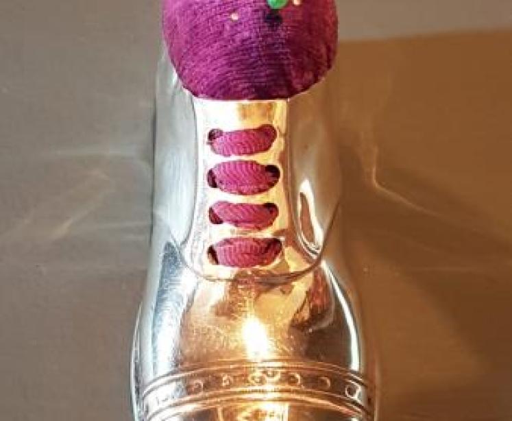 George V Silver Brogue Shoe Pin Cushion - Image 2