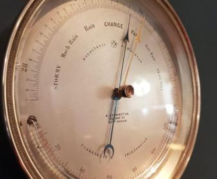 Quality Victorian Marine Barometer with Crescent Thermometer - Image 5