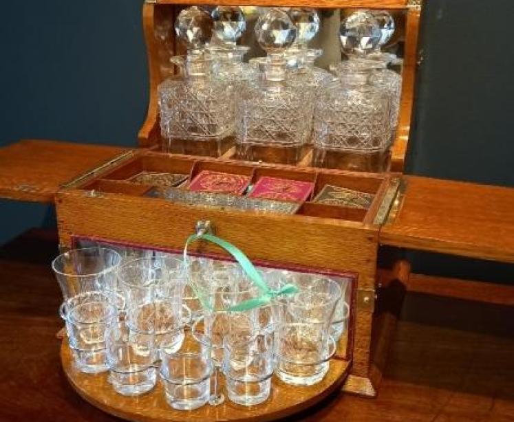 Superb Victorian Oak Tantalus & Games Compendium - Image 1