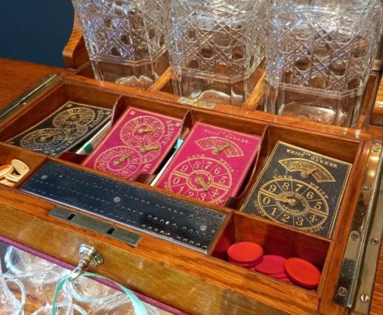 Superb Victorian Oak Tantalus & Games Compendium - Image 2