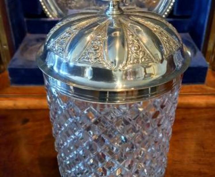 Superb Antique Burr Walnut Gin Drinks Cabinet - Image 5