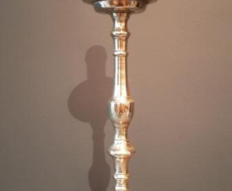 Superb Pair of Early Georgian Cast Brass Candlesticks - Image 3