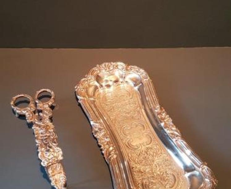 Outstanding Quality Silver Candle Snuffers and Tray - Image 6