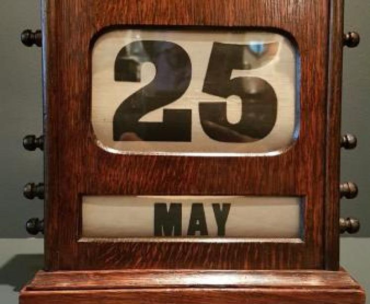 Large Edwardian Oak Perpetual Desk Calendar - Image 3