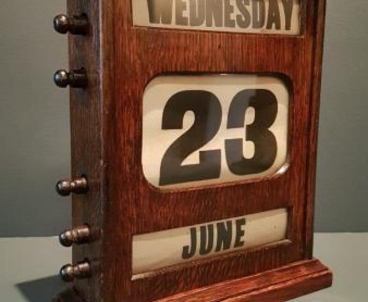 Large Edwardian Oak Perpetual Desk Calendar - Image 5