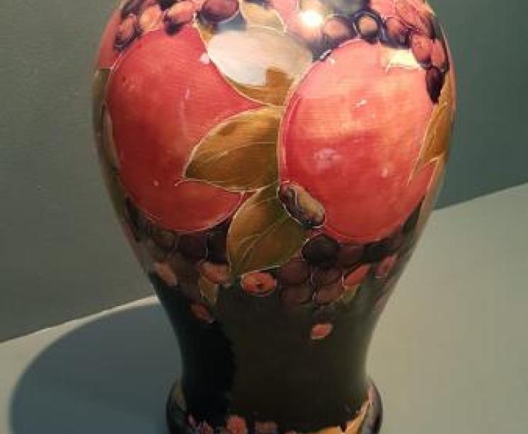 Impressive Early Moorcroft Pomegranate Vase - Image 5