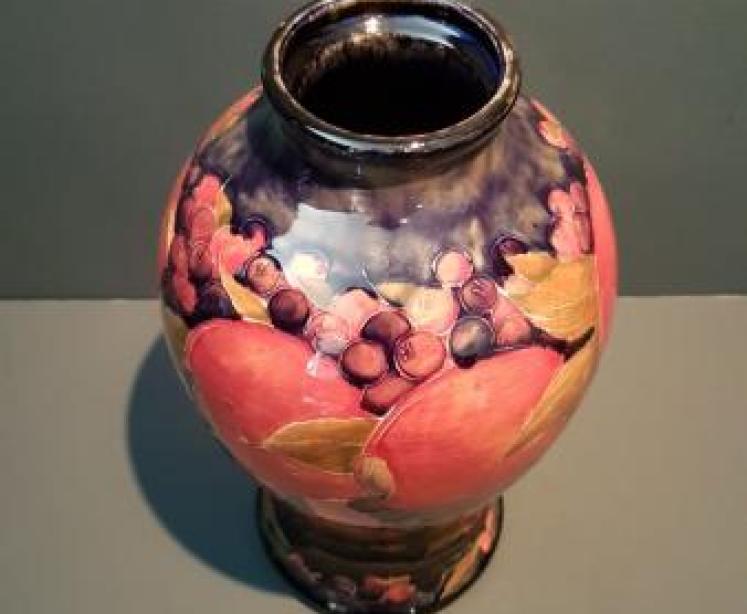 Impressive Early Moorcroft Pomegranate Vase - Image 6