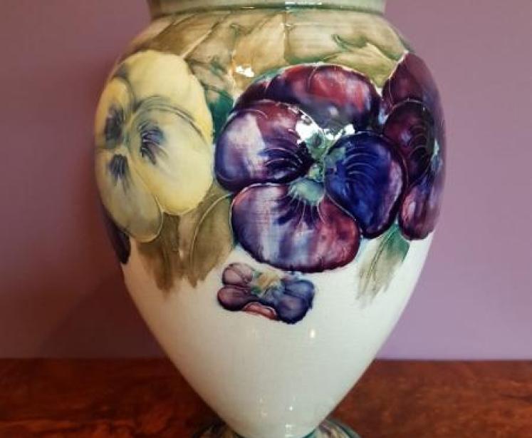 Early Moorcroft Pansy on Cream Vase - Image 1