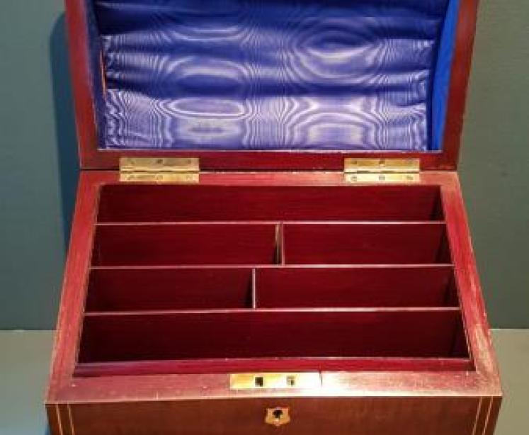 Superb Victorian Mahogany Stationery Box & Bookends - Image 2