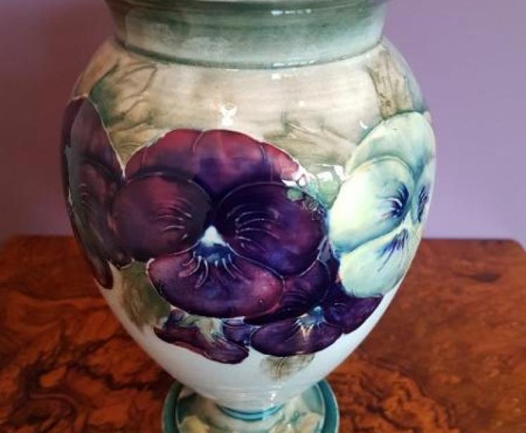 Early Moorcroft Pansy on Cream Vase - Image 2
