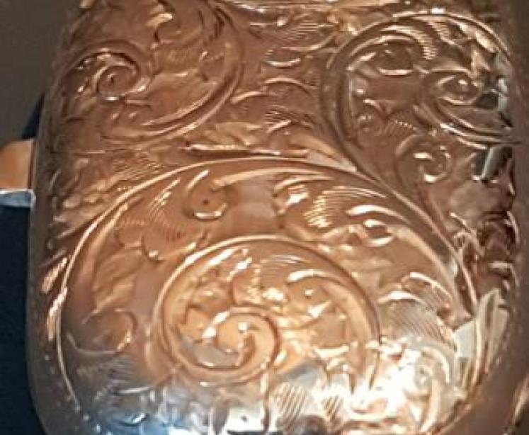 Fine Quality Engraved Silver Double Sovereign Case - Image 4