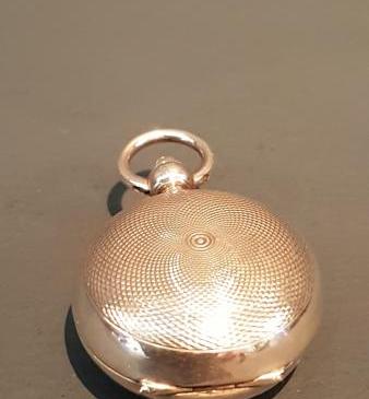 Edwardian Engine Turned Silver Sovereign Case