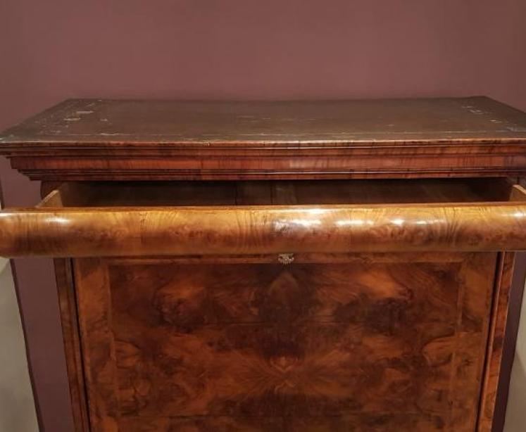 Superb Small George I Period Walnut Escritoire.c.1720 - Image 7