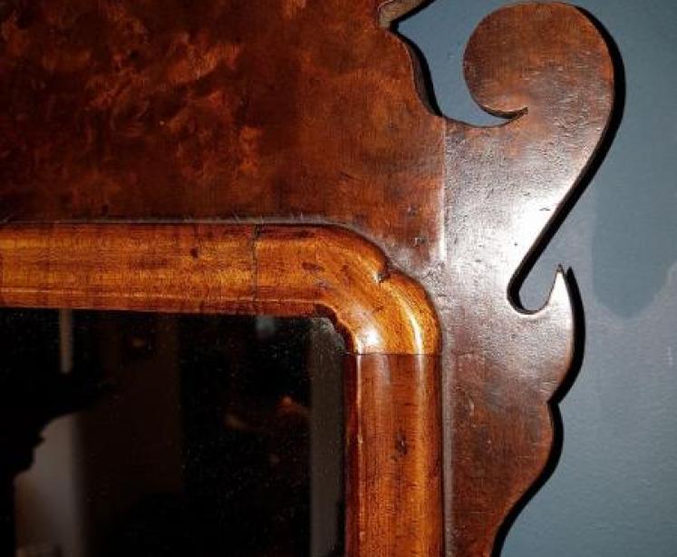 Superior George III Period Burr Wanut Mirror - Image 5
