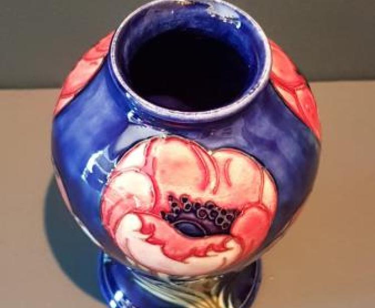 Moorcroft Big Poppy Vase - Image 2