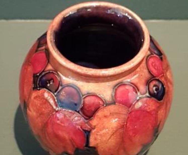 Superb Moorcroft Leaf and Berries Flambe Vase - Image 3