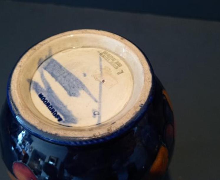 Early Moorcroft Seeded Pomegranate Bulbous Vase - Image 5