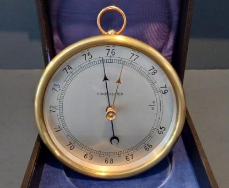 Marine Barometer with Presentation Case - Image 1