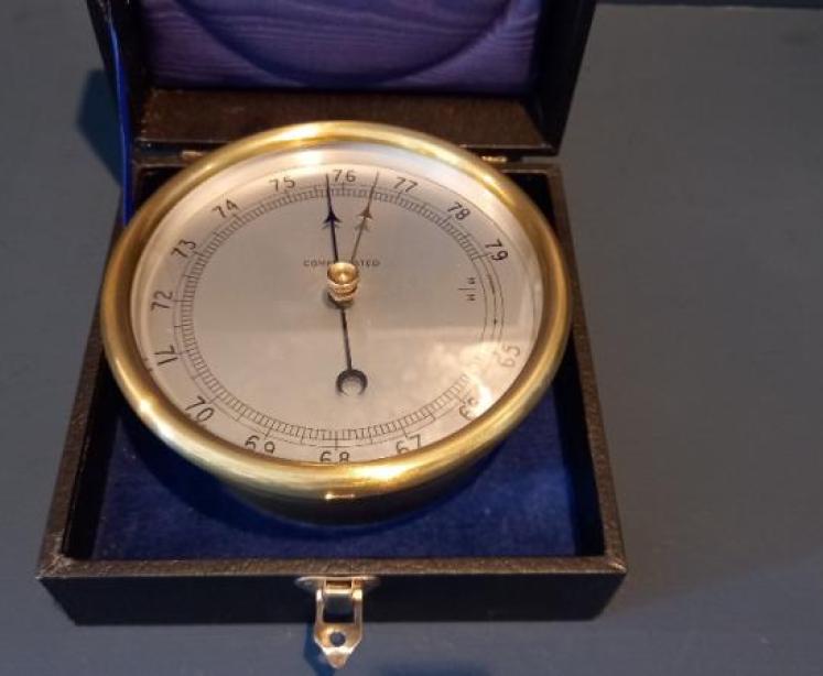 Marine Barometer with Presentation Case - Image 2