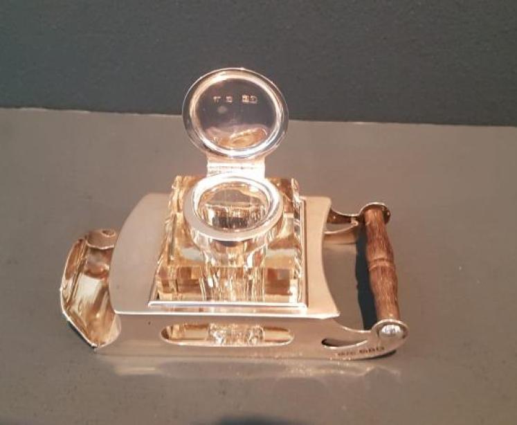 Superb Victorian Sledge Ink and Stamp Stand - Image 3