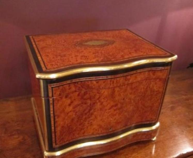 Stunning Victorian Amboyna Inlaid Drinks Cabinet - Image 2