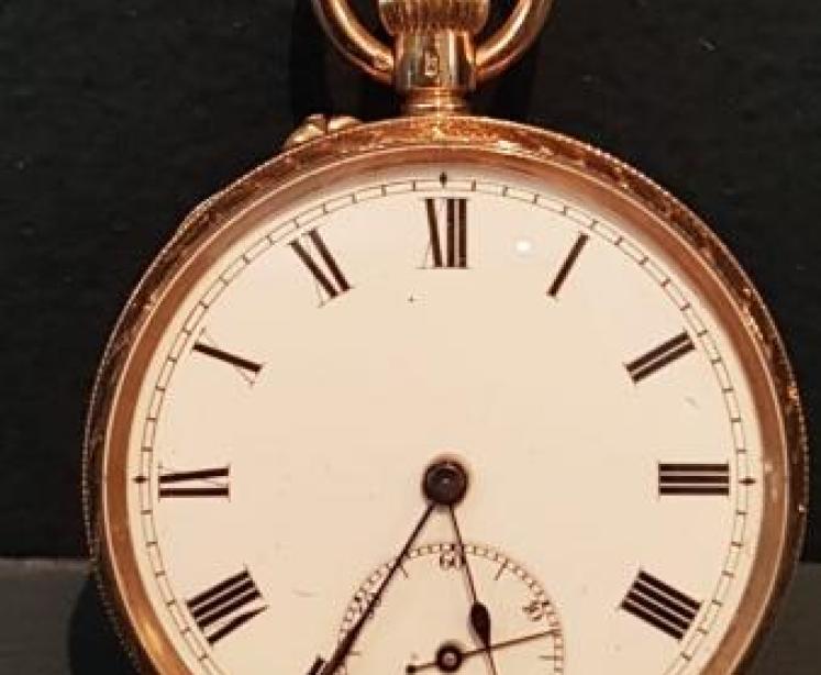 Fine Quality Engraved 14ct Gold Fob Watch - Image 1