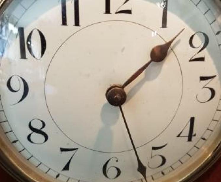 Fine Quality Flared Side Inlaid Mantel Clock - Image 4