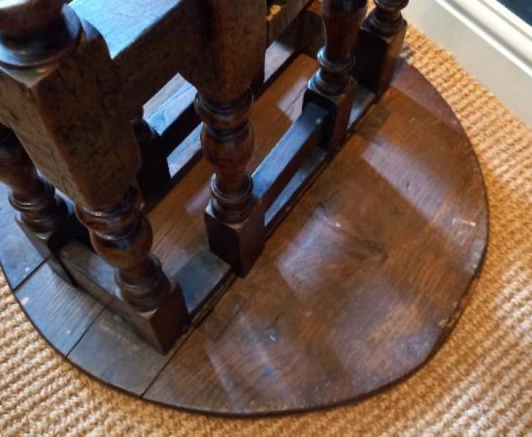 Small George III Period Oak Drop Leaf Occasional Table - Image 5