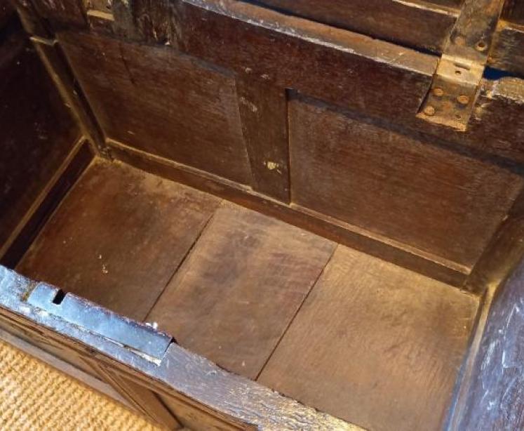 Small George I Period Oak Coffer c.1720 - Image 7