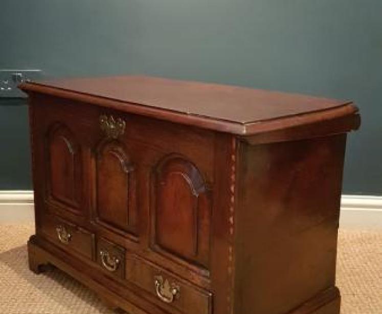 Outstanding George II Oak Coffer Bach - Image 7