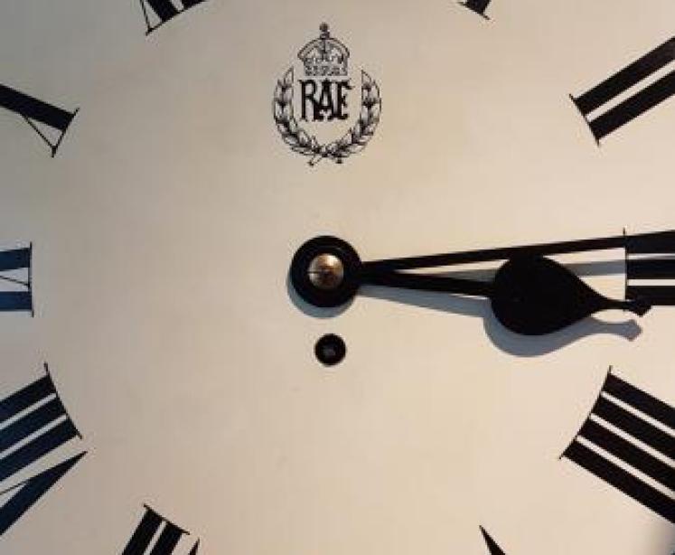 Original RAF Fusse Dial Clock - Image 5