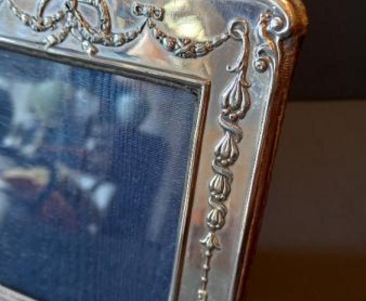 Edwardian Silver Garland Decor Photo Frame - Image 7