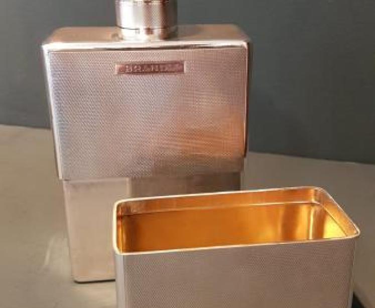 Set of Four Engine Turned Silver Flasks - Image 2