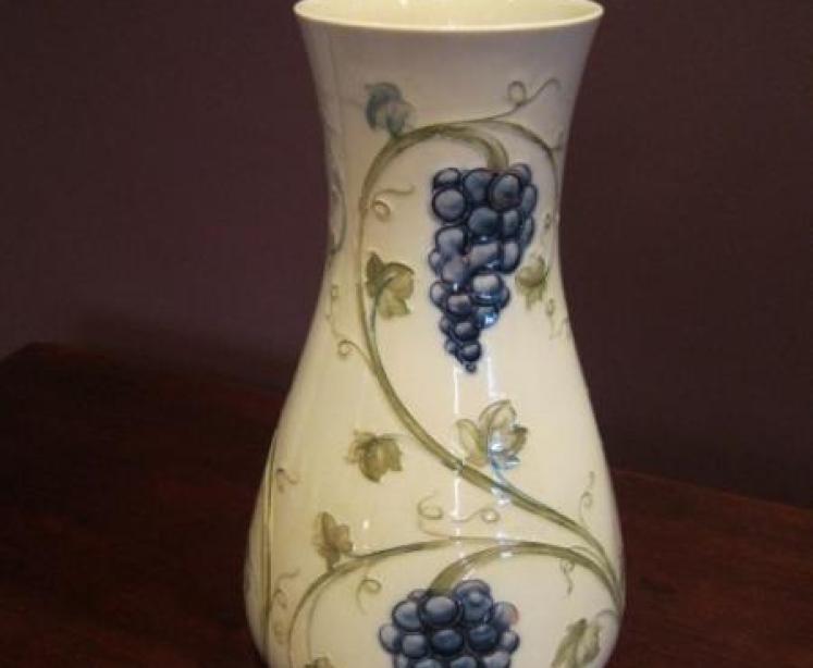 Early Moorcroft Grapevine Cream Vase - Image 3
