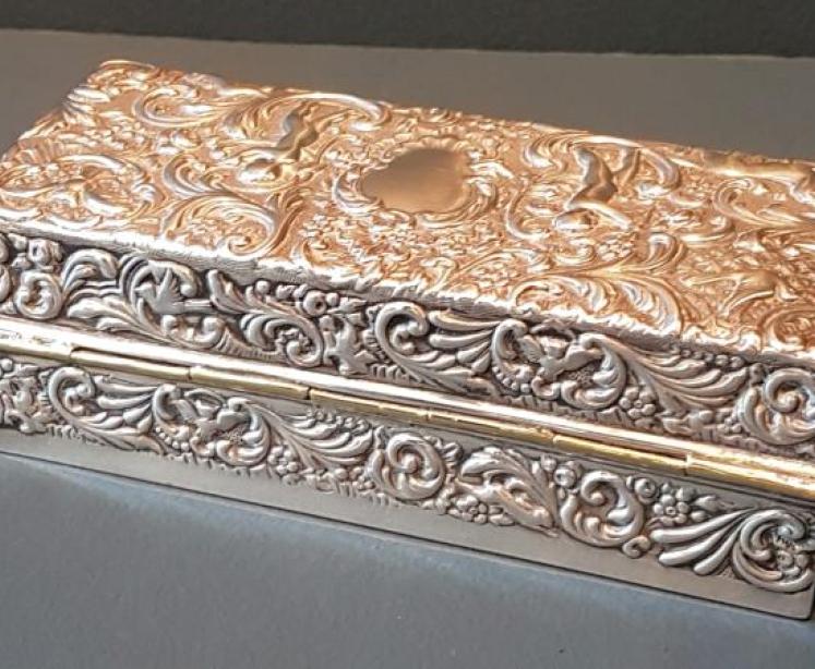 Edwardian Goldsmiths and Silversmiths Silver Box - Image 1