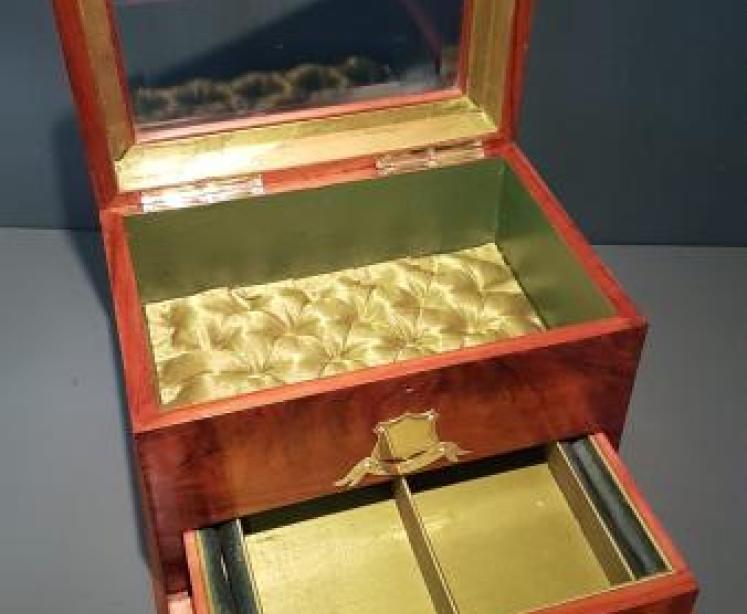 Superb Victorian Walnut Jewellery Box - Image 3