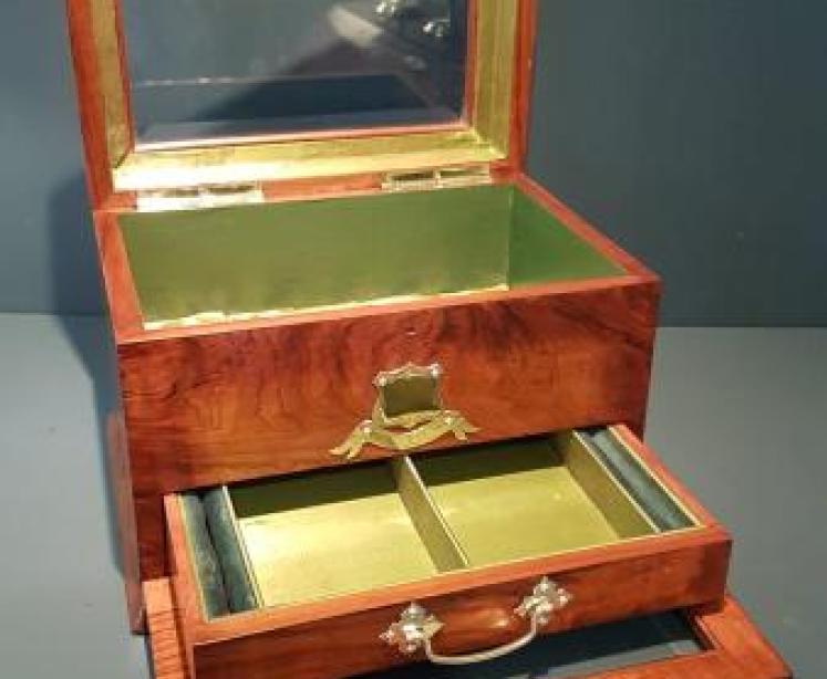 Superb Victorian Walnut Jewellery Box - Image 4