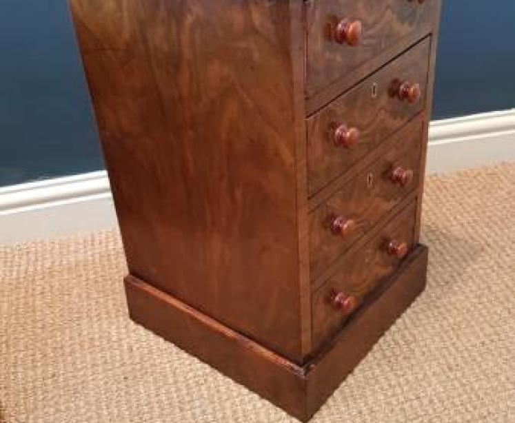 Pair of Victorian Burr Walnut Bedside Chests - Image 6