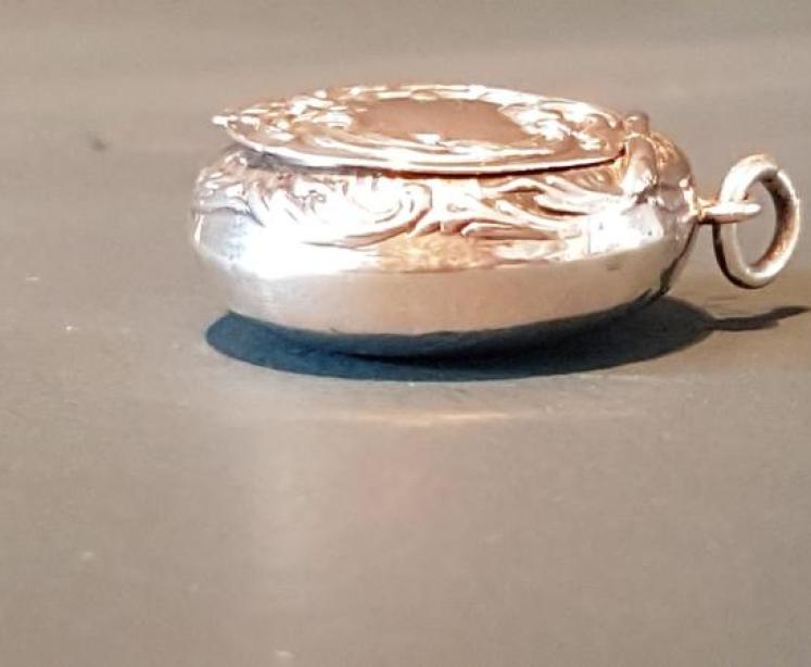 Silver Fob Powder Puff - Image 3