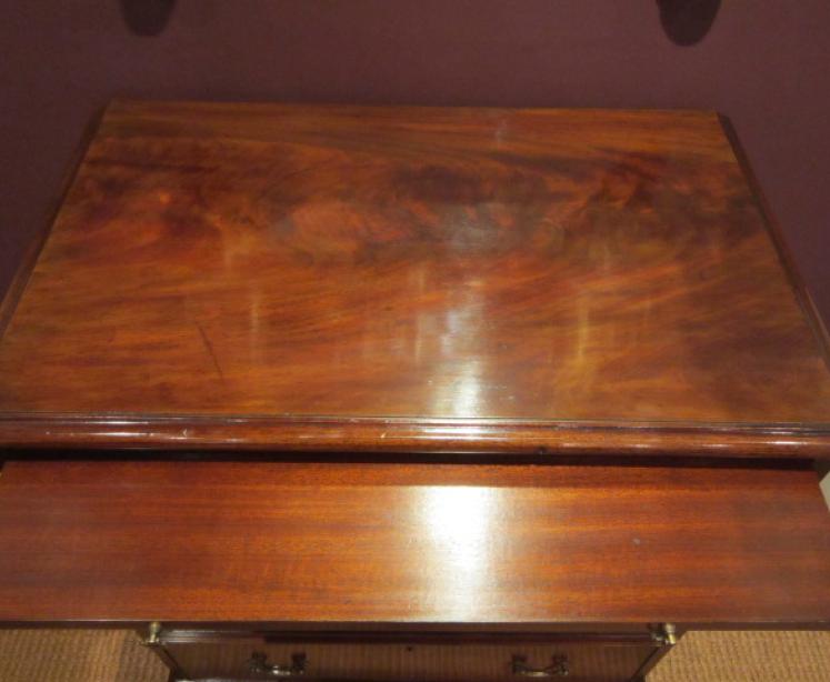 Superior George III Style Bachelors Chest - Image 2
