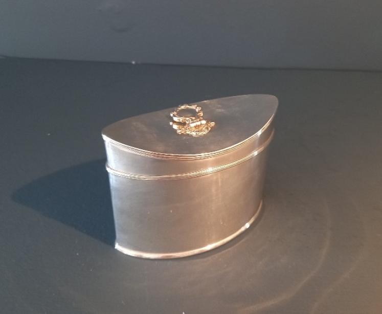 George V Period Silver Oval Dished Top Tea Caddy - Image 1