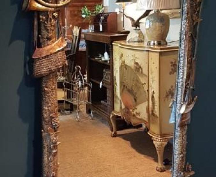 Superb Victorian Shooting Themed Gilt Mirror - Image 2