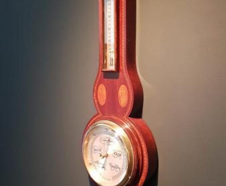 Quality Edwardian Small Proportioned Banjo Barometer - Image 2
