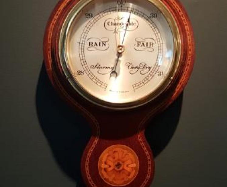 Quality Edwardian Small Proportioned Banjo Barometer - Image 3